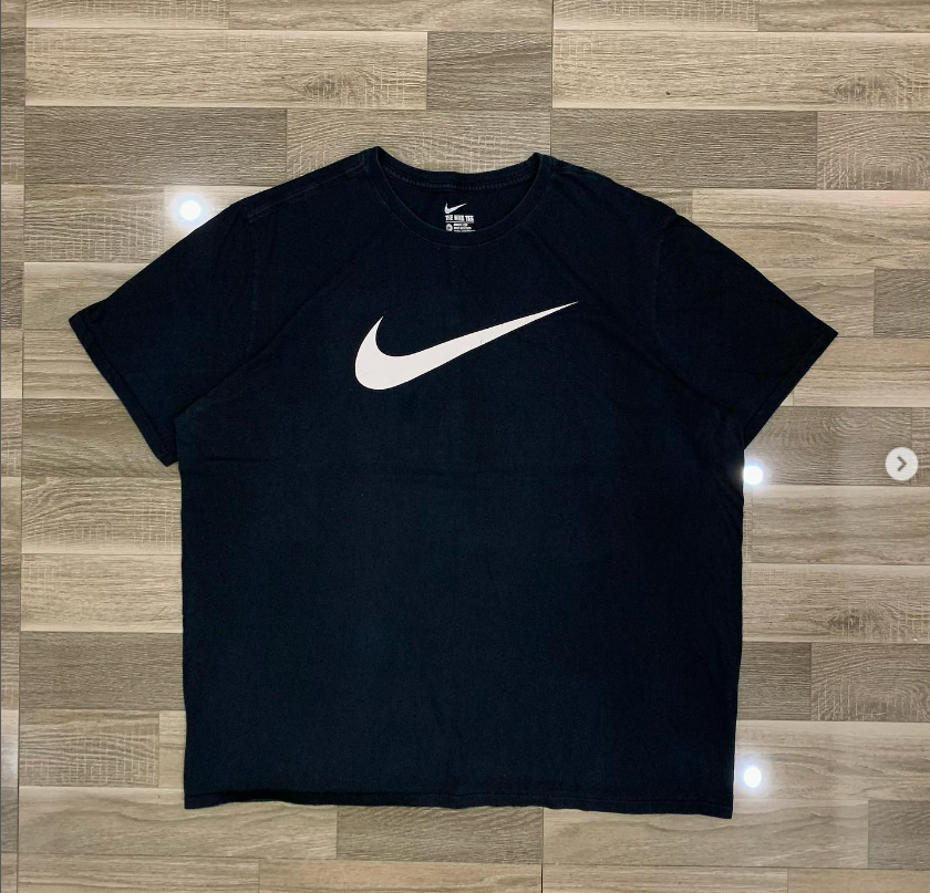 NIKE T-SHIRT