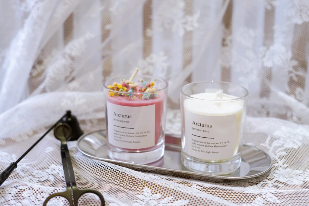 Sự Khác Biệt Của Việc Nên Dùng Nến Thơm Hay Tinh Dầu