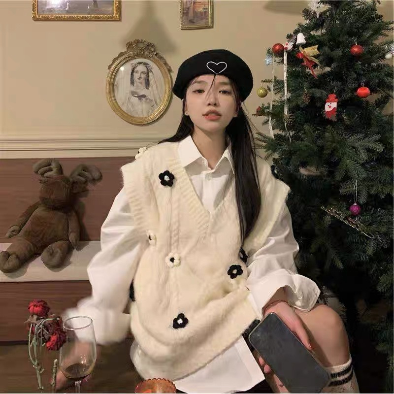 áo gile len hoa nhí dệt kim_màu kem