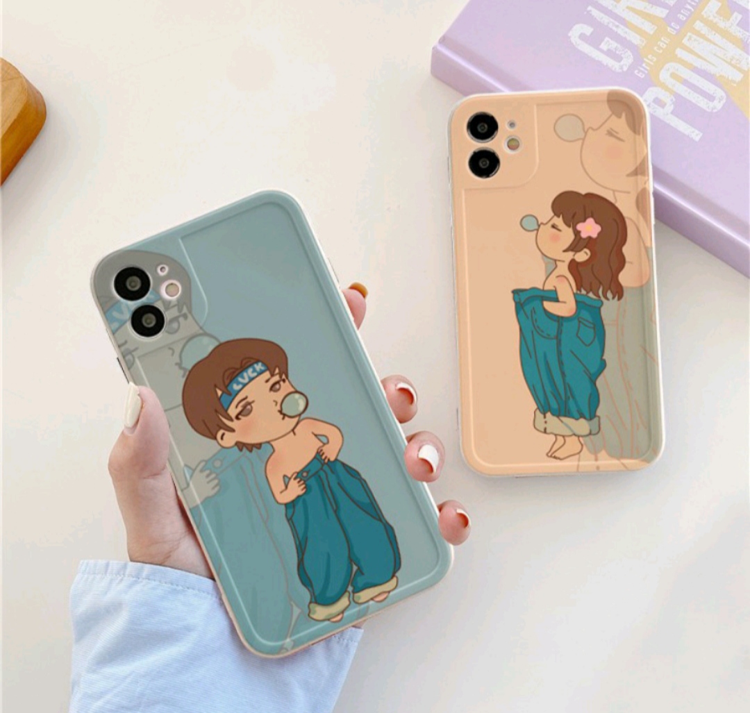 Ốp lưng iPhone viền nổi bóng girl boy quần rộng