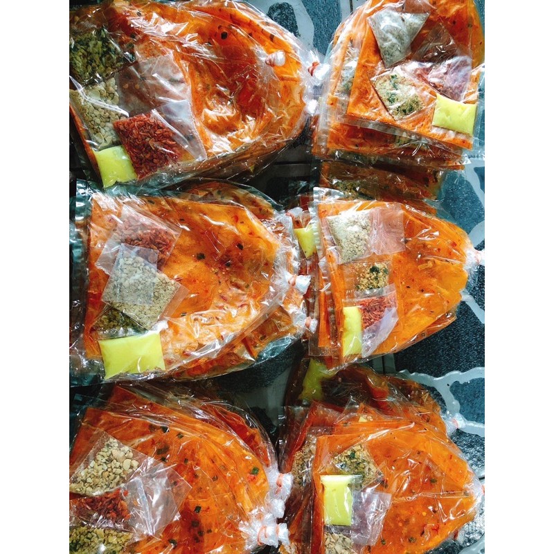 Bánh tráng sa tế chấm sốt bơ lạt