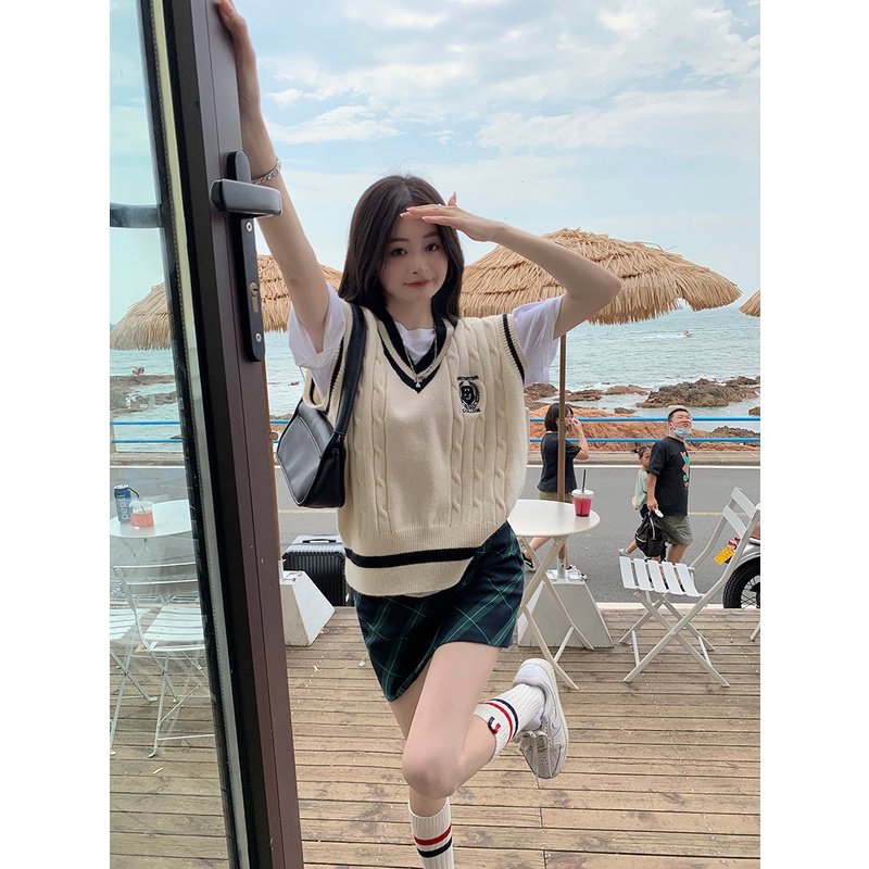 Áo Gile Len Cổ Tim Dễ Thương