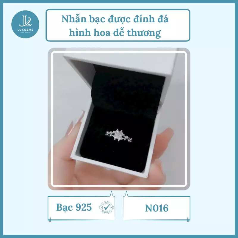 Nhẫn bạc Luxgems được đính đá hình hoa dễ thương_N016