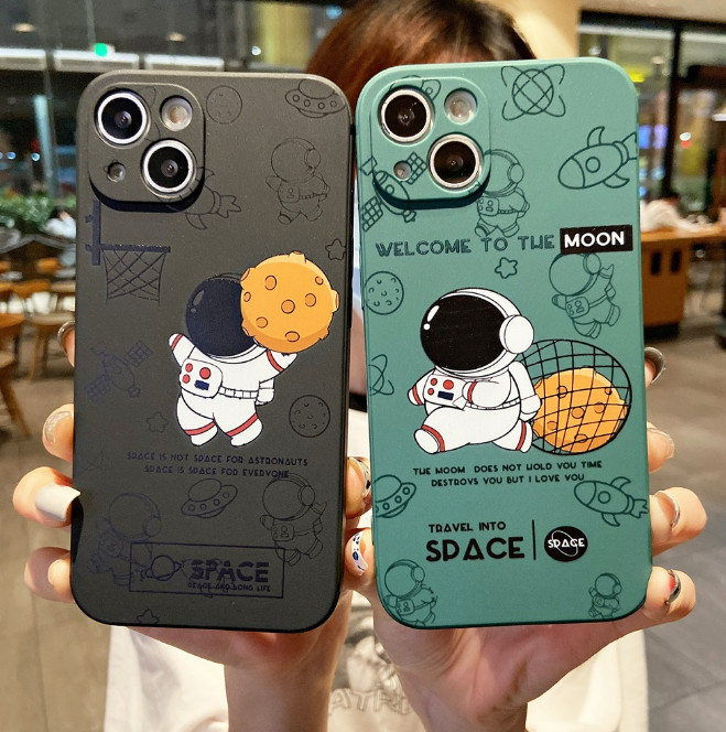 Ốp điện thoại họa tiết phi hành gia