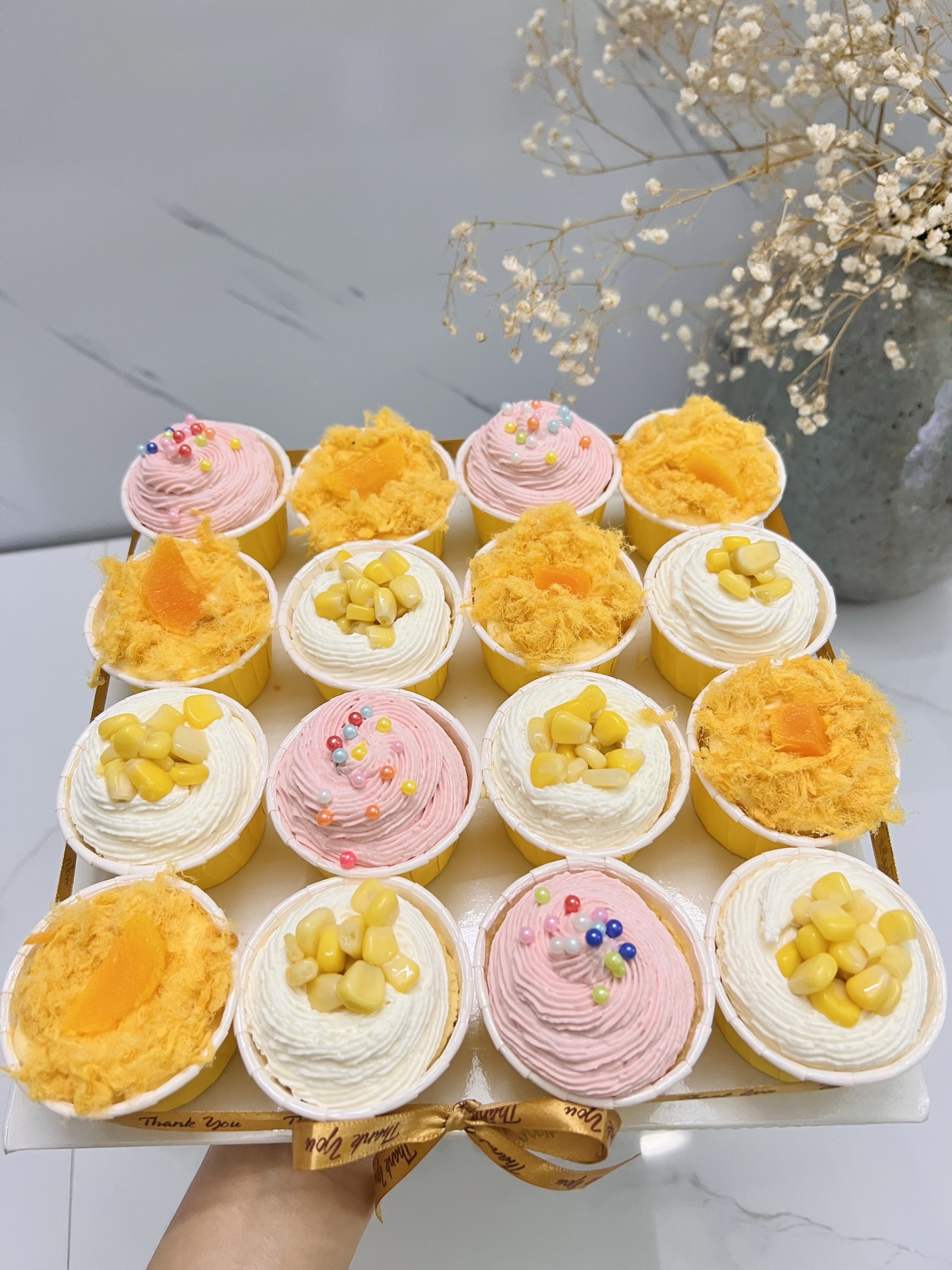 Bánh Cupcake Bông Lan Trứng Muối
