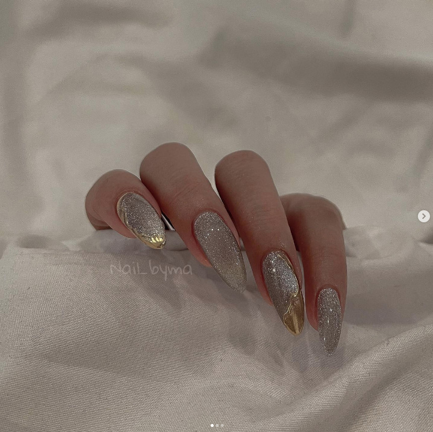 Nail Box Cateyes trắng