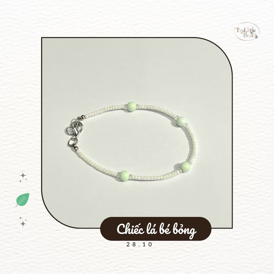 Vòng tay handmade The Little Beads "Chiếc lá bé bỏng" hạt cườm màu xanh non và trắng