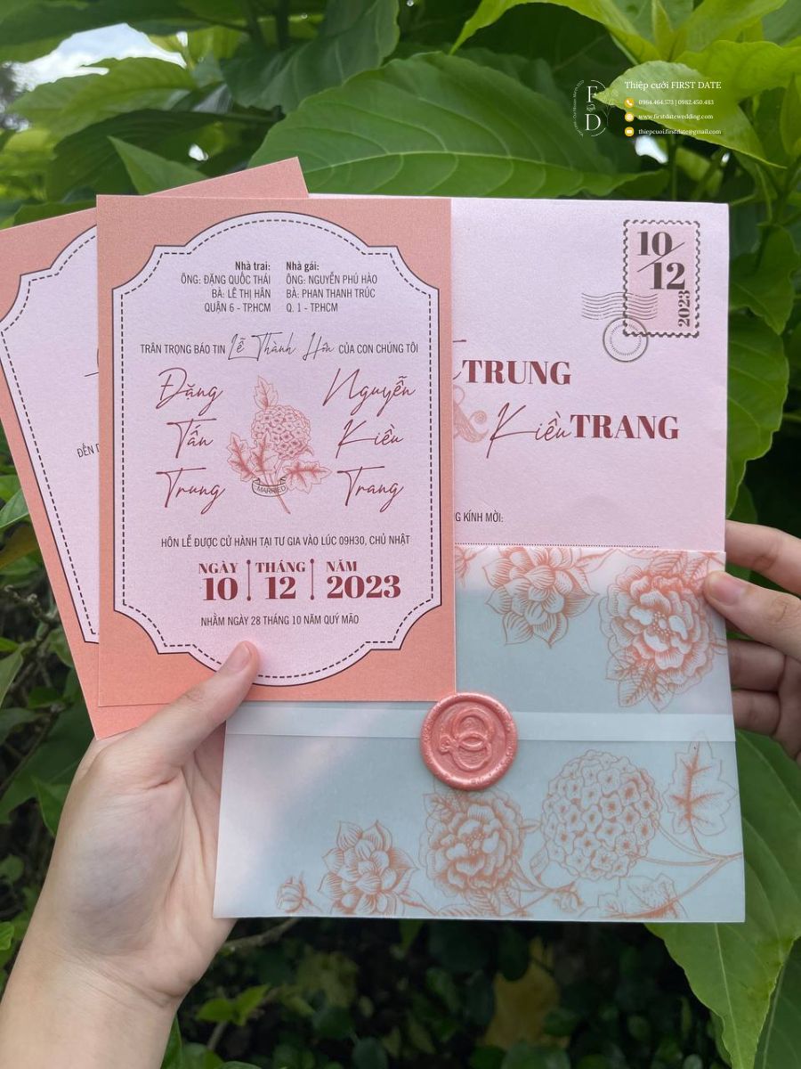 Thiệp cưới in hoa màu hồng | DQ-BTN26-228