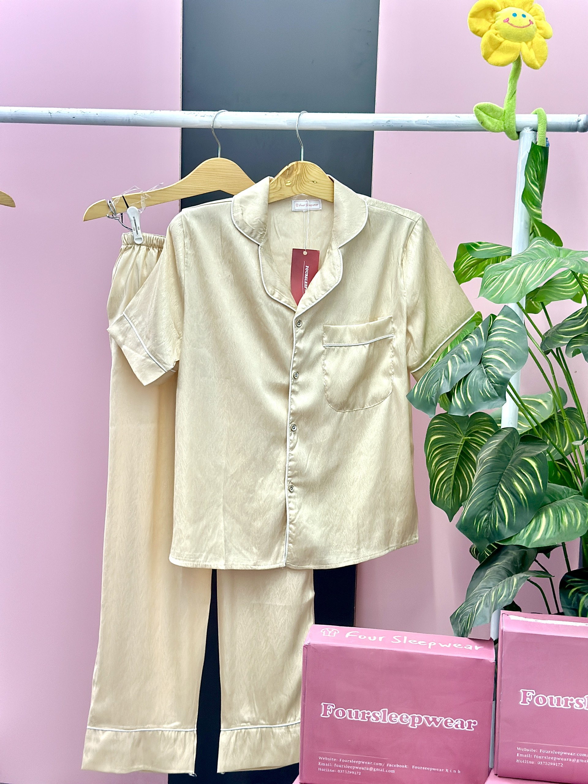 Bộ Pijama Lụa Xước Trơn Kem TNQD