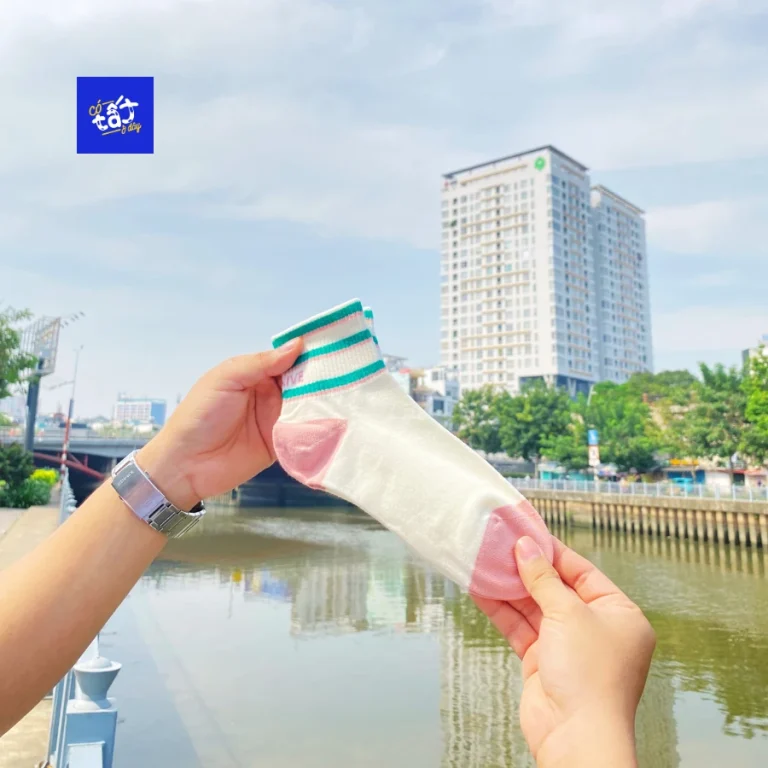 Tất Vớ Trắng Cổ Trung Hoạ Tiết Hồng Xanh