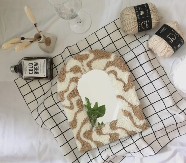 Gương decor lượn sóng be