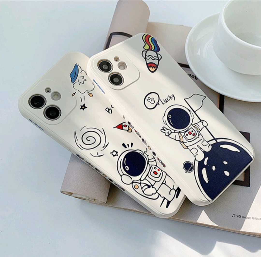Ốp lưng iPhone vuông cạnh hình du hành gia
