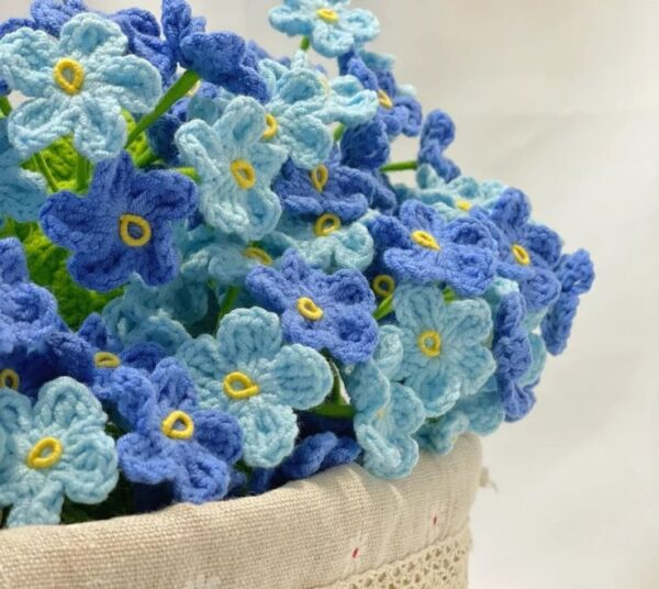 Bó hoa Lưu Ly len cực xinh