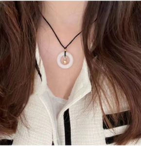Dây chuyền đá handmade mặt đá tròn trắng