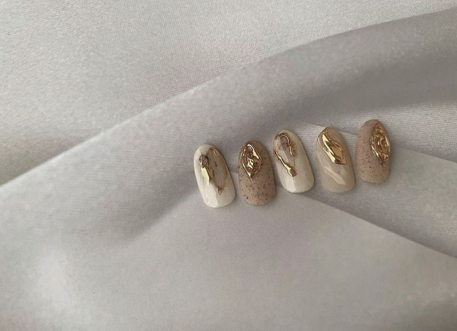 Nailbox luxury họa tiết vàng sang trọng