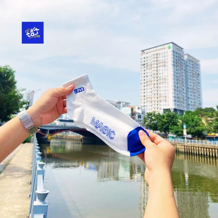 Tất Vớ Trắng Cổ Trung Hoạ Tiết Xanh Love Magic