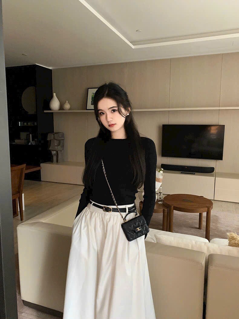 SET ÁO NUDE TRỄ VAI PHỐI CHÂN VÁY XẾP LY DỄ THƯƠNG