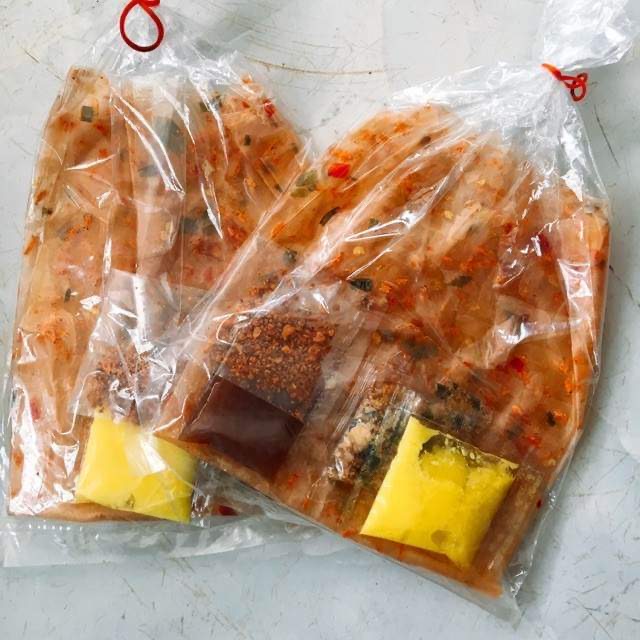 Bánh tráng trộn muối tôm