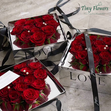 Hộp hoa hồng tươi ánh bạc đẹp mắt