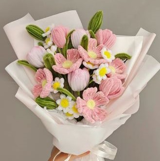 Bó hoa handmade làm từ kẽm nhung theo yêu cầu dành tặng cho người yêu