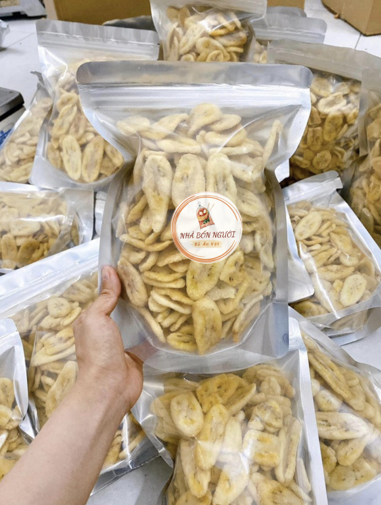 Chuối sấy Nhà Bốn Người 300g thơm ngon bổ rẻ