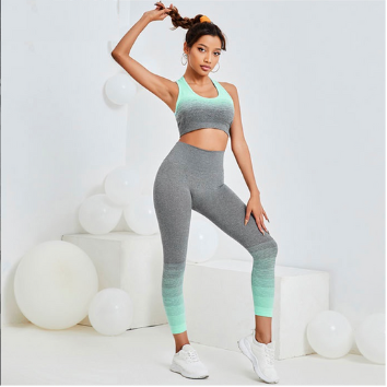 Set thể thao liền mạch màu ombre