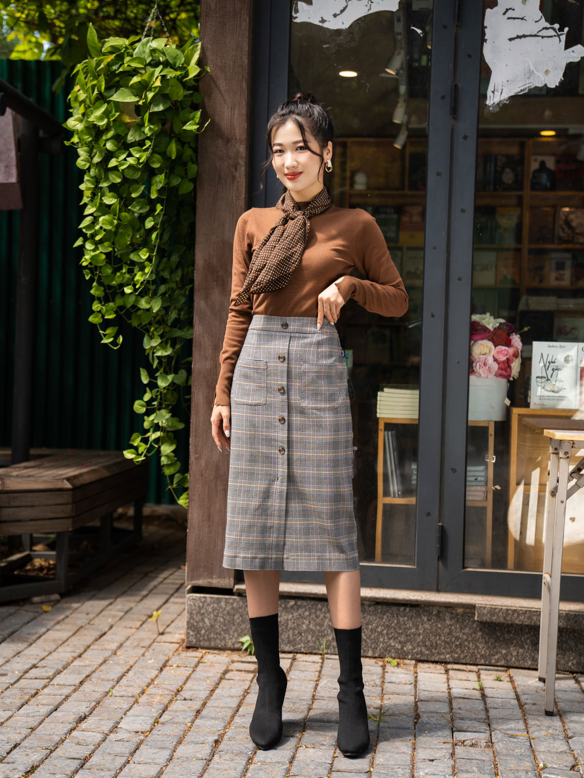 Chân Váy Ống Đứng Túi Ốp Hoạ Tiết Kẻ