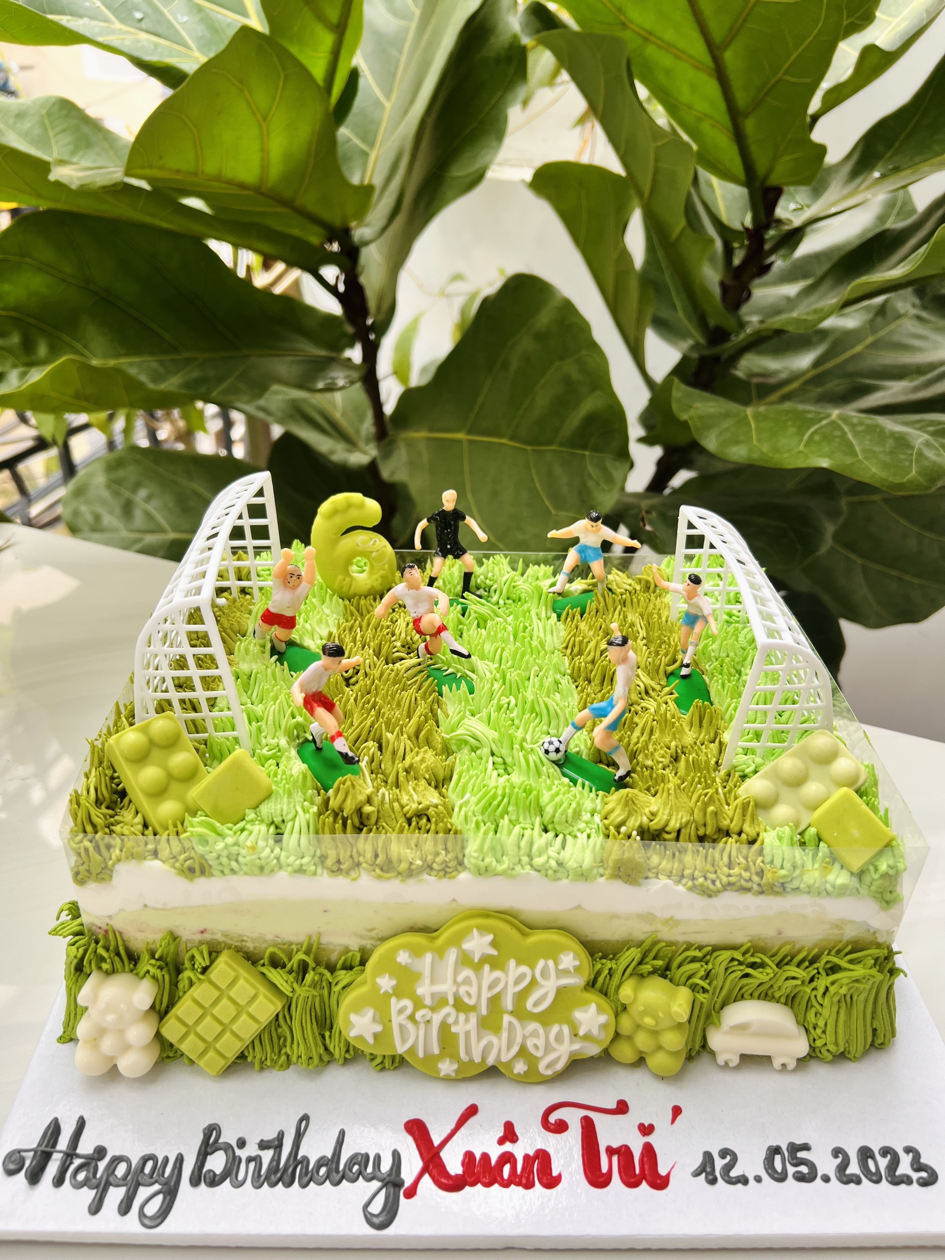 Bánh Kem trang trí sân bóng đá