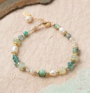 Vòng tay đá handmade thạch anh xanh và trắng  charm