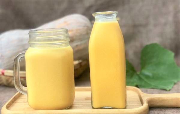 Sữa hạnh nhân bí đỏ