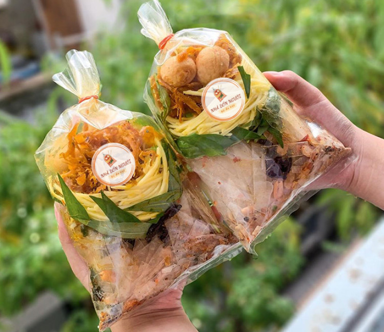 Bánh Tráng Trộn Nhà Bốn Người 200g bùng nổ hương vị