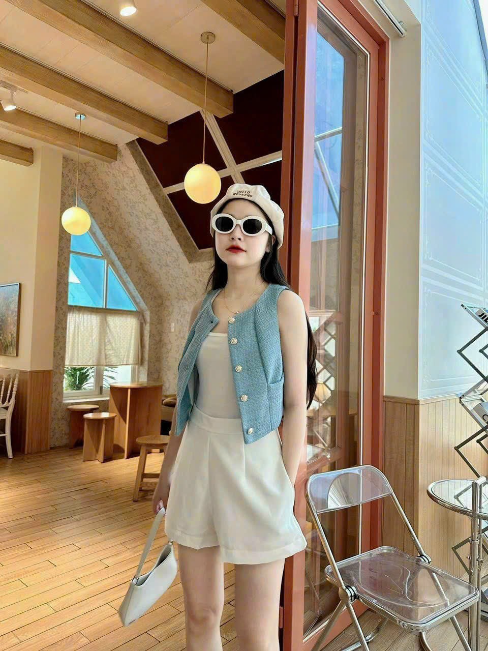 ĐẦM DẠ TWEED TRẮNG CỔ VUÔNG ĐÍNH ĐÁ NƠ SANG CHẢNH