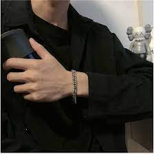 Vòng tay phong cách unisex hình xích đan nhau