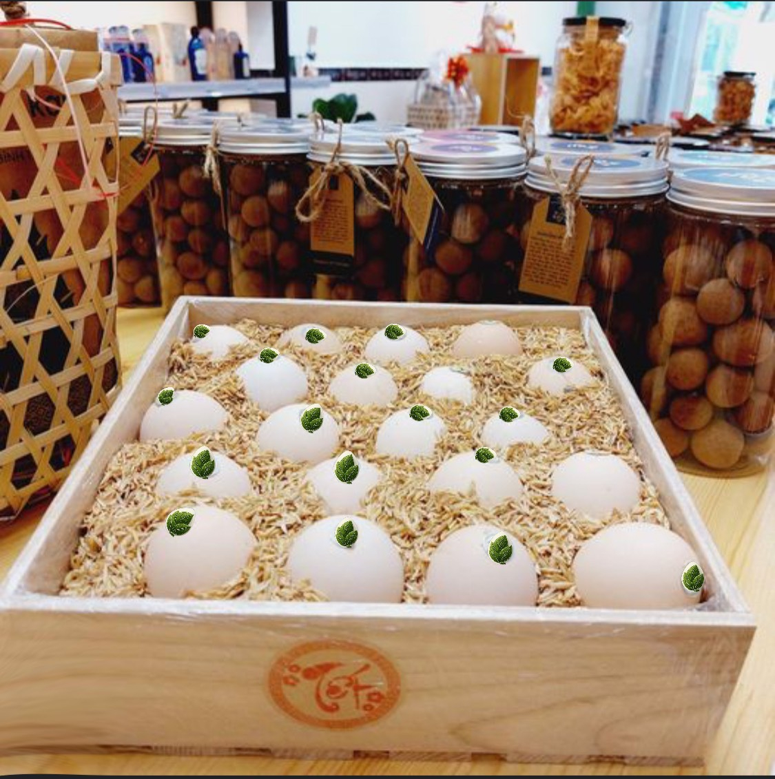 Eggla - Trứng Gà Thảo Dược (Cà Gai Leo) vỉ 10 trứng