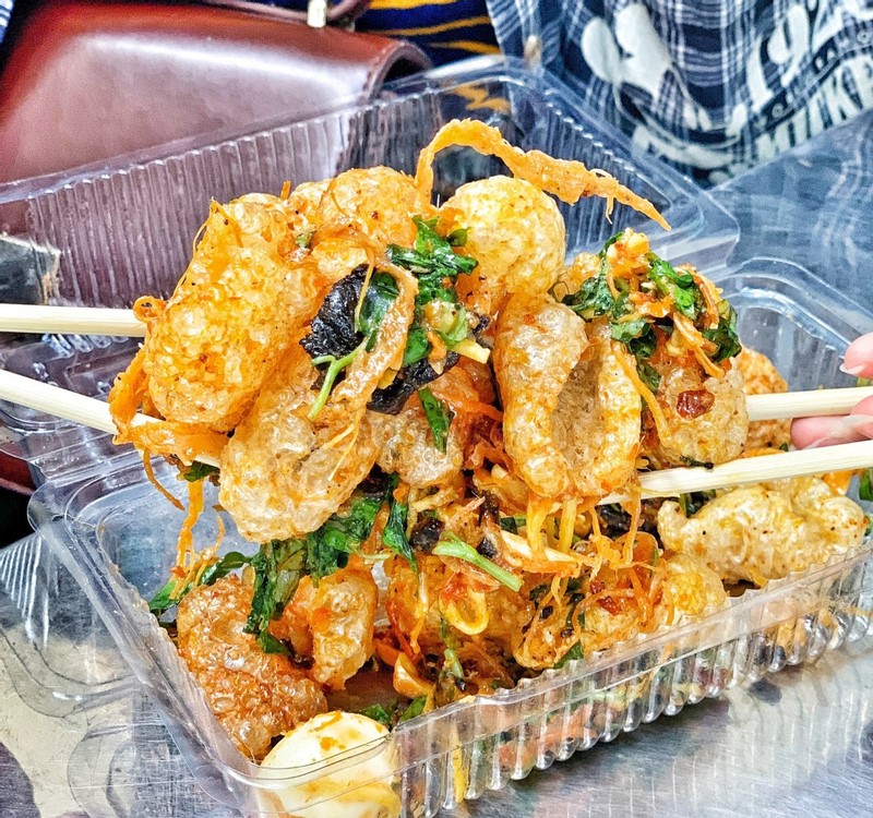 Bánh tráng trộn nem da heo