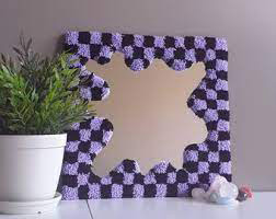 Gương thêu nổi - karo tím trắng