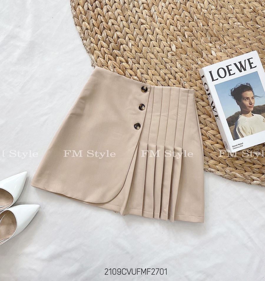 Chân váy chữ A thiết kế xếp li độc đáo