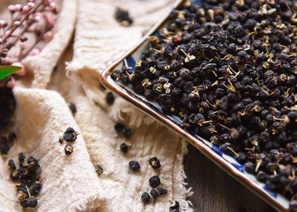 Hắc Kỷ Tử - Thần Dược Tự Nhiên Cho Sức Khỏe Và Làm Đẹp