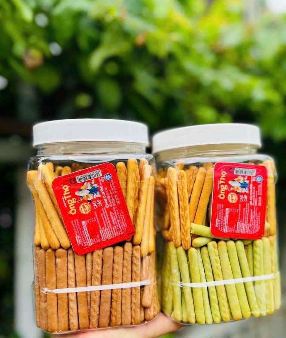Bánh Quy Đũa Chấm Sữa Hũ 500Gram