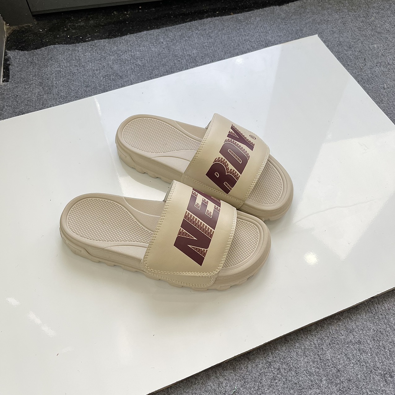 Dép In Chữ Nổi Anyacat – Giày Dép Gen z – Hàng chuẩn 1:1