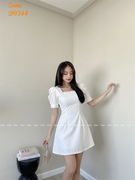 Đầm cổ vuông dáng xòe chữ A