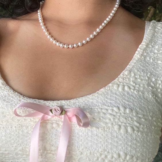 Vòng cổ đính hạt ngọc trai sang trọng cho nữ