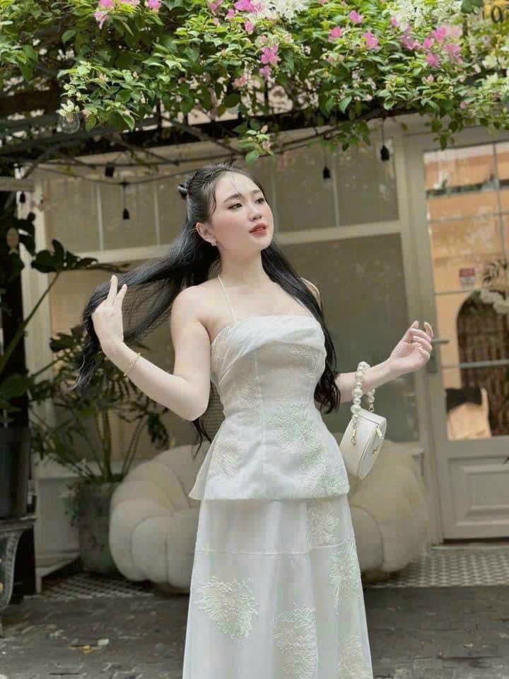 SET 2 DÂY REN HOA NỔI THÊU KÈM CHÂN VÁY MIDI DÁNG DÀI SIÊU XINH TIỂU THƯ