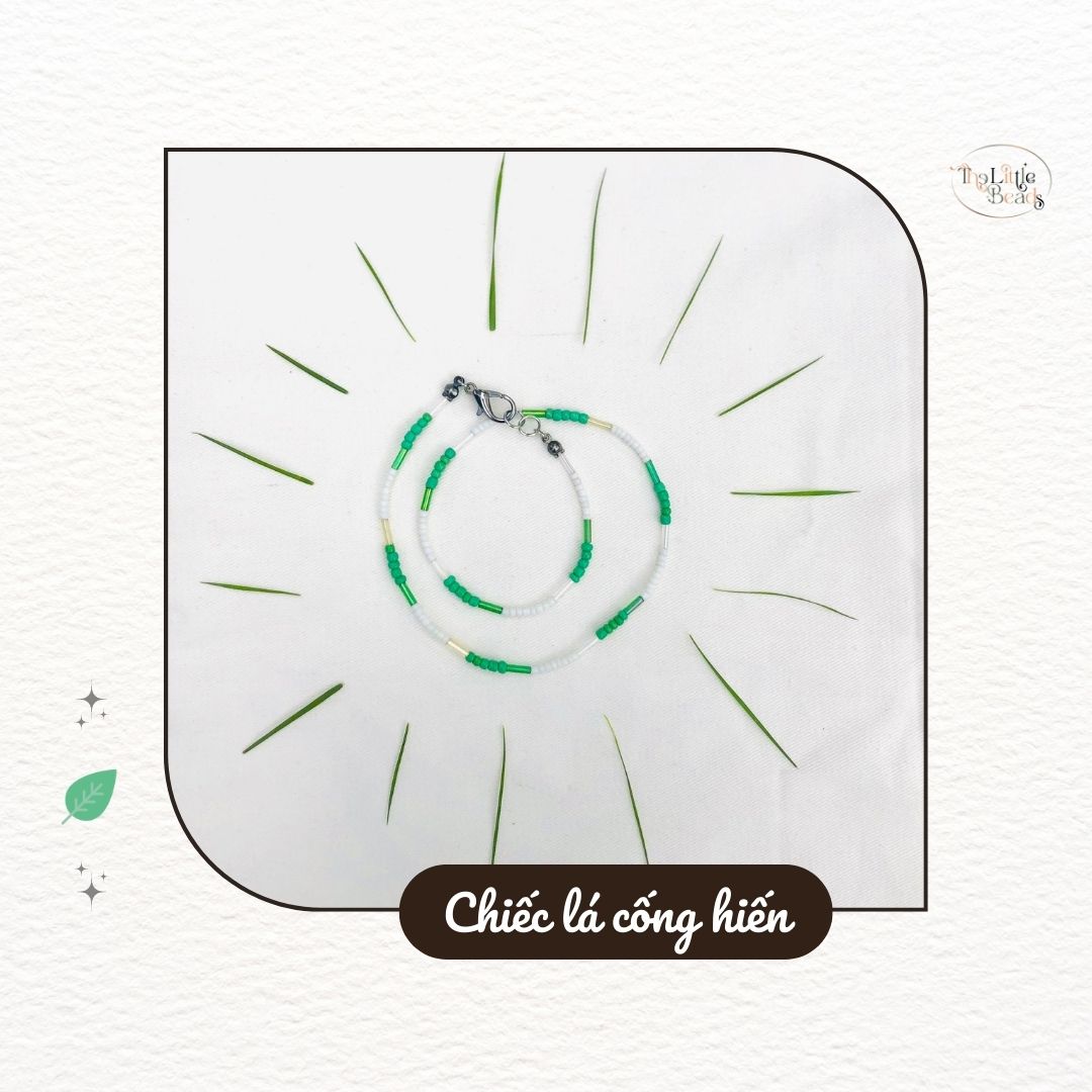 Vòng cổ handmade The Little Beads "Chiếc lá cống hiến" hạt cườm màu xanh và trắng