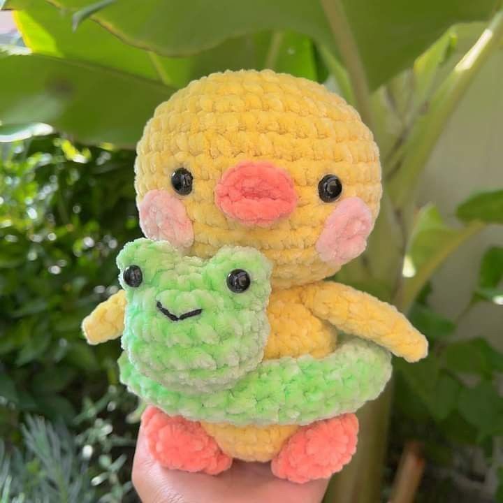 Móc Khóa Vịt Con Đi Bơi