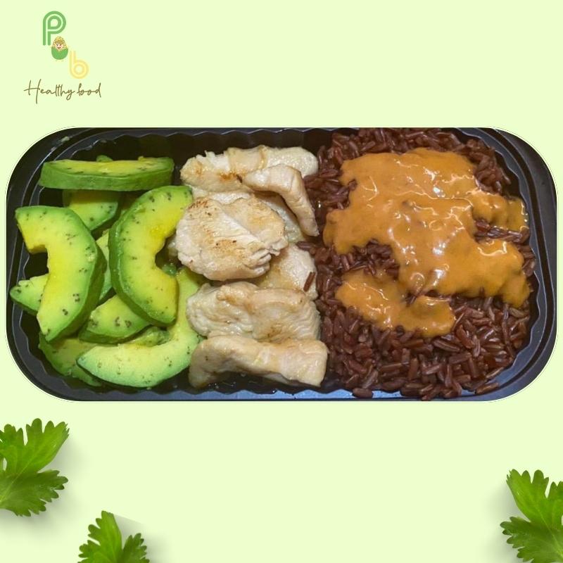 Bơ + gạo lứt + ức gà 