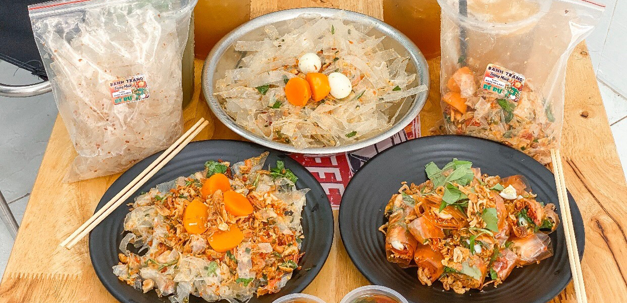 Bánh tráng trứng muối