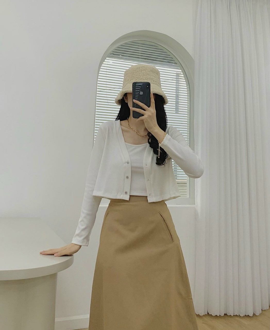 SET 3 MÓN : KHOÁC CROP TD KÈM CROP 2S + CHÂN VÁY NUDE