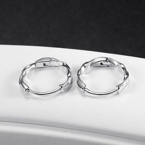 Khuyên tai nam cá tính