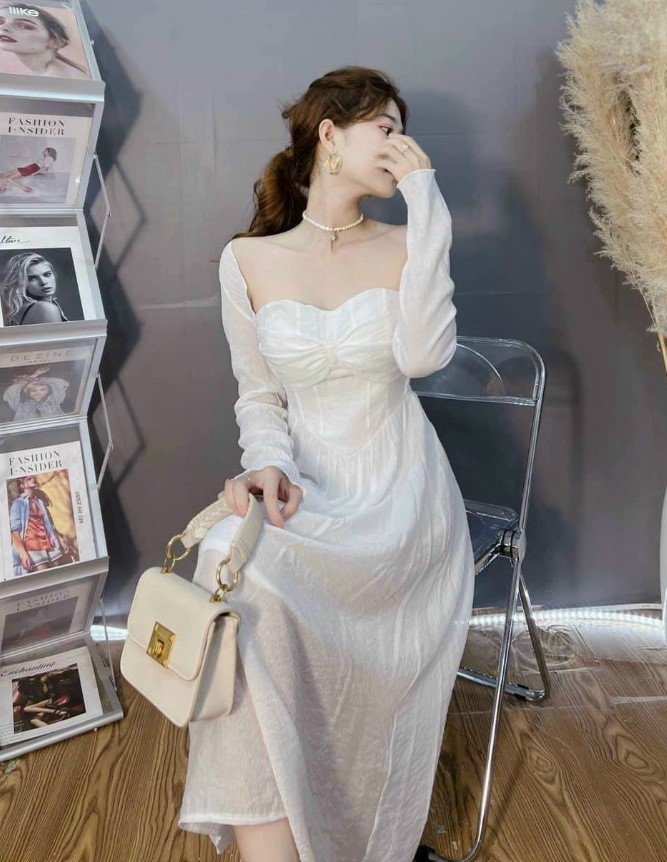 Đầm midi trắng tay voam ống xoắn kèm croptop